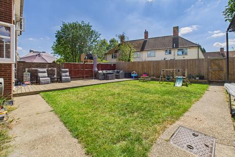 undefined, Aylesbury HP21