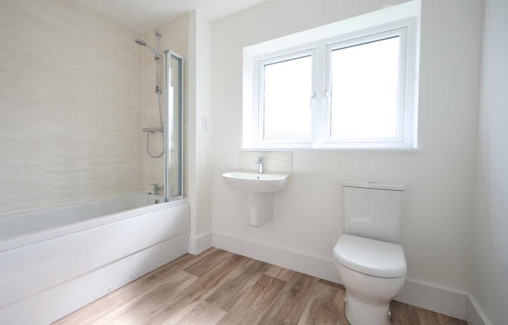 Longstone manor grace-4-bed-new-home bathroom 2