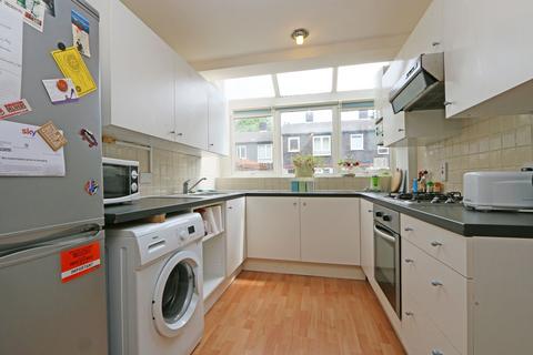 19 Felmersham Close, London, SW4 7EU