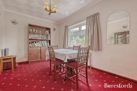 76 Howard Road, Upminster, RM14 2UU
