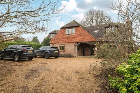 4 bedroom detached house for sale - Off Epsom Road, West Horsley