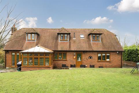 Burbank Epsom Road, West Horsley, Leatherhead, KT24 6AP