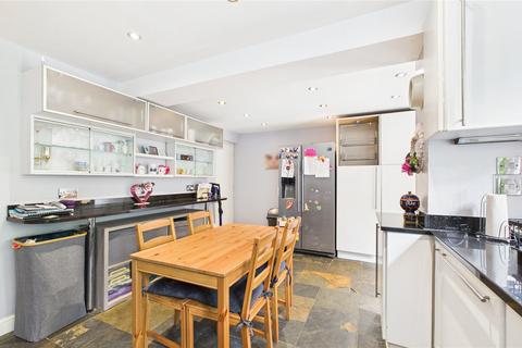 4 bedroom detached house for sale, Lovells Close, Surrey GU18
