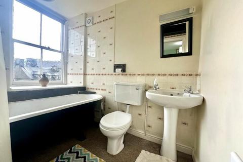 Ty Seren Meyrick Street, Dolgellau, LL40 1LN