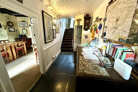 Ty Seren Meyrick Street, Dolgellau, LL40 1LN