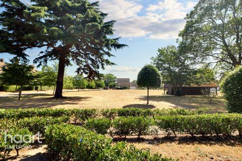 24 Jepson Drive, Stone, Dartford, DA2 6FR