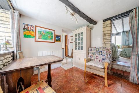 7 Back Road, Calne, SN11 0BA