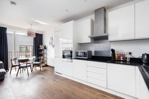 1 bedroom flat for sale, Casings Way, London, E3
