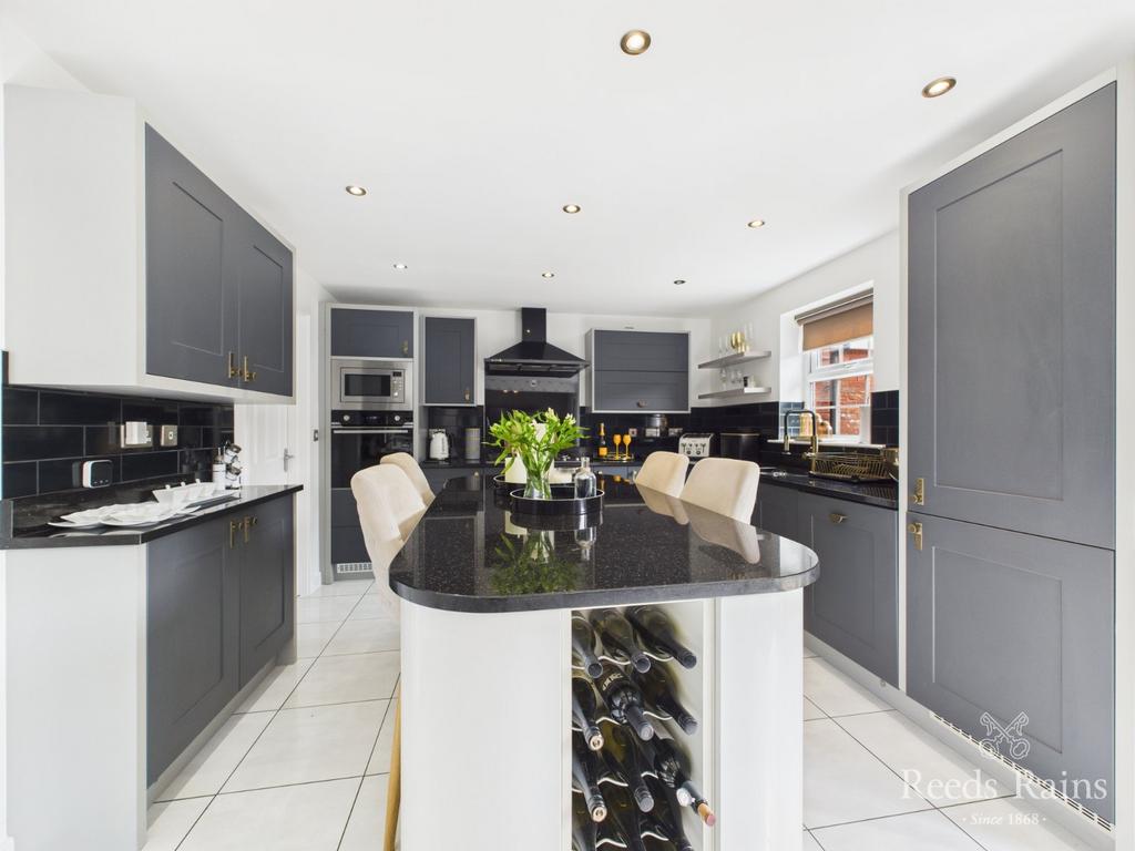 Kitchen/Dining/Famil
