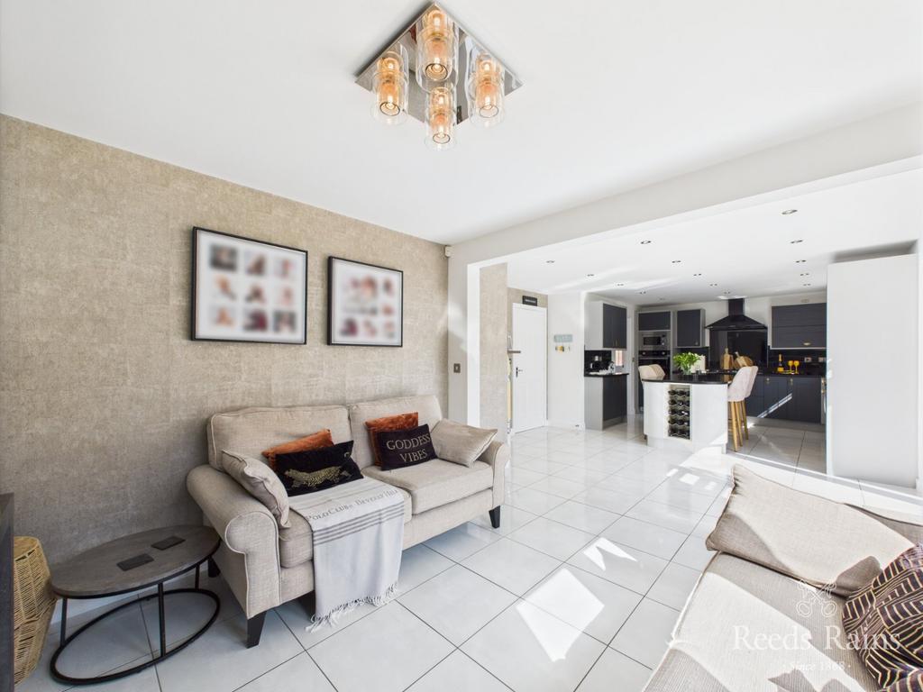 Kitchen/Dining/Famil