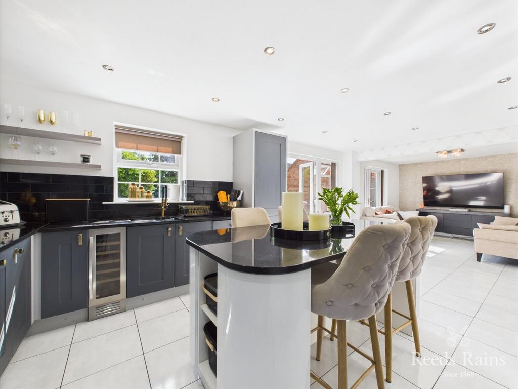 Kitchen/Dining/Famil