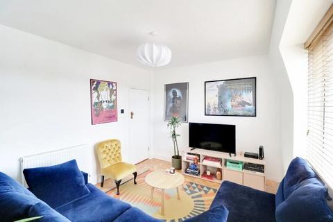 2 bedroom apartment for sale, Crown Lane, London, Southgate