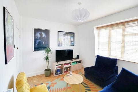 2 bedroom apartment for sale, Crown Lane, London, Southgate