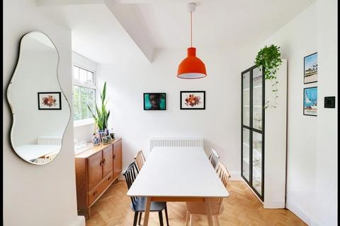 2 bedroom apartment for sale, Crown Lane, London, Southgate