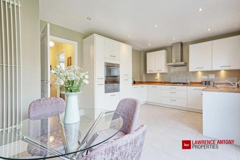 3 bedroom semi-detached house for sale, Rose Street, Benfleet, SS7