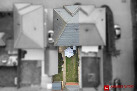 3 bedroom semi-detached house for sale, Rose Street, Benfleet, SS7