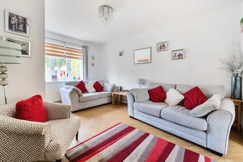 62 Cross Road, Mawneys, Romford, RM7 8DX