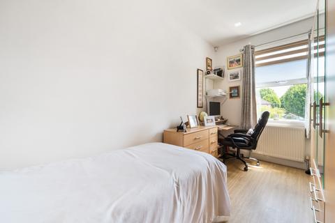 62 Cross Road, Mawneys, Romford, RM7 8DX