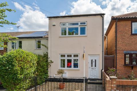 62 Cross Road, Mawneys, Romford, RM7 8DX
