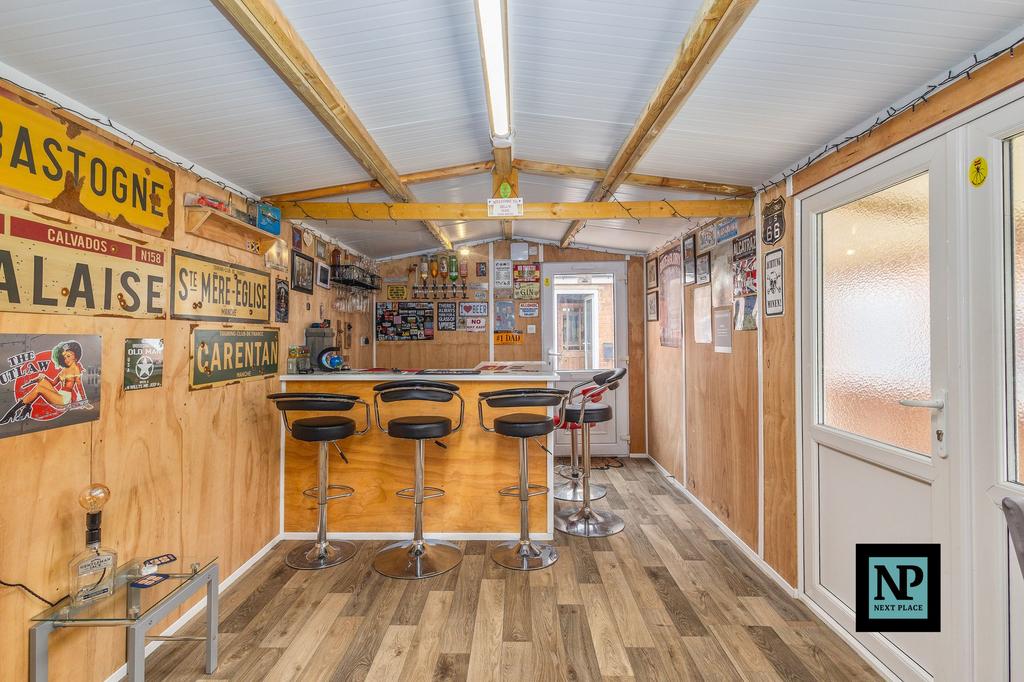 MAN CAVE &amp; BAR
