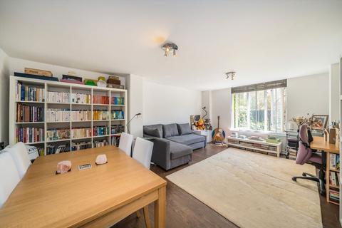 Flat 15, Hermitage Court Knighten Street, London, E1W 1PW
