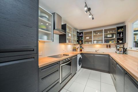 Flat 15, Hermitage Court Knighten Street, London, E1W 1PW