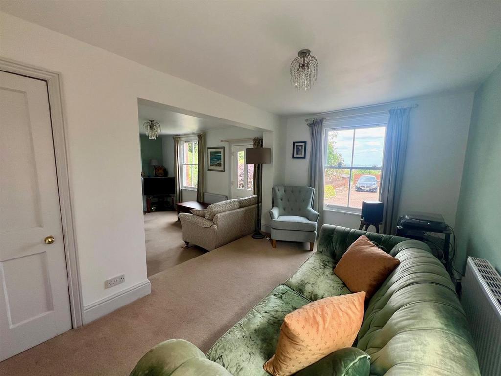Living Room 2.jpg