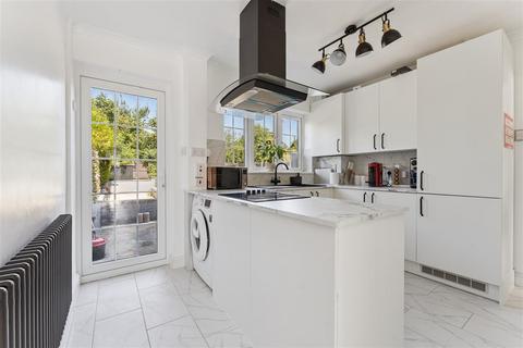 3 bedroom terraced house for sale, Savay Close, Denham, Denham
