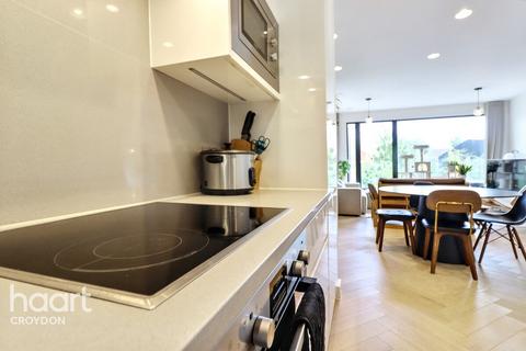 2 bedroom flat for sale, Bell Foundry Close, Croydon