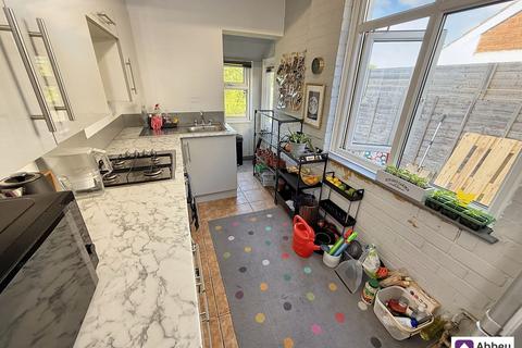 3 bedroom semi-detached house for sale, Silbury Road, Leicester, LE4