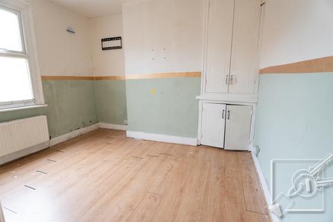 2 bedroom terraced house for sale, Cutmore Street, Gravesend