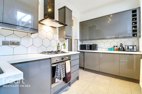 2 bedroom flat for sale, Westcliff Avenue, Westcliff-On-Sea