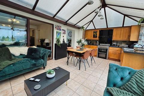 2 bedroom semi-detached bungalow for sale, Stephen Road, Bradford BD6