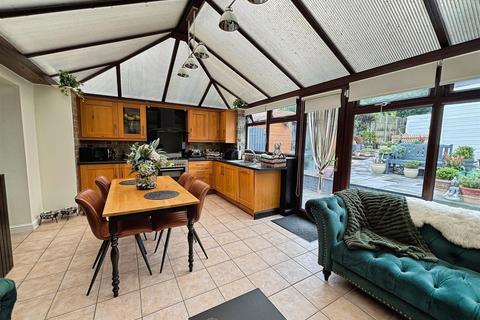 2 bedroom semi-detached bungalow for sale, Stephen Road, Bradford BD6