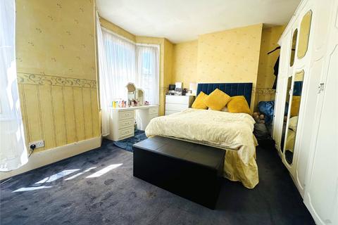 83 Honley Road, London, SE6 2HY