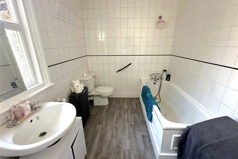 83 Honley Road, London, SE6 2HY