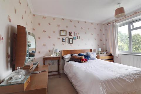 28 Bath Road, Kings Stanley, Stonehouse, GL10 3JH