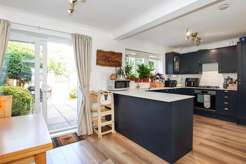 16 Rowans Park, Lymington, SO41 9GD