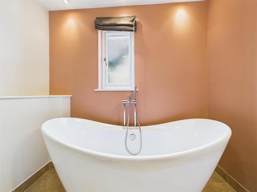 CAM05251 G0-PR0097-STILL048.jpg