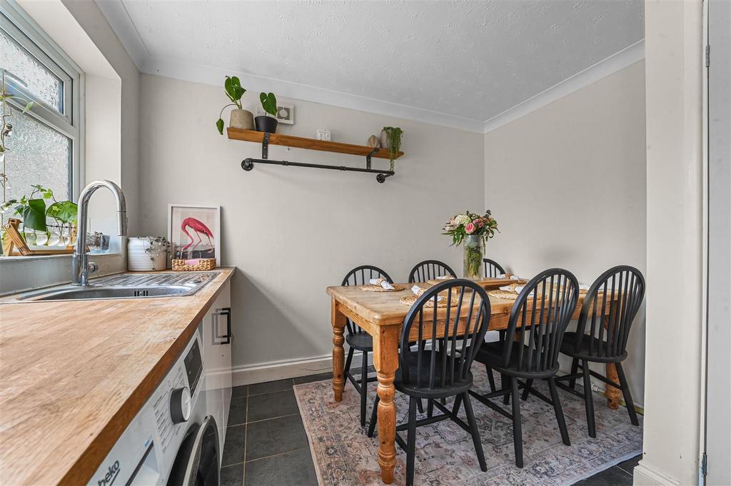 Utility/dining