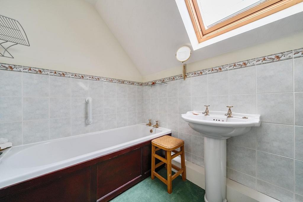 Bathroom.jpg