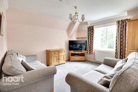 2 bedroom retirement property for sale, Gidea Lodge, Gidea Park, RM2 5HR