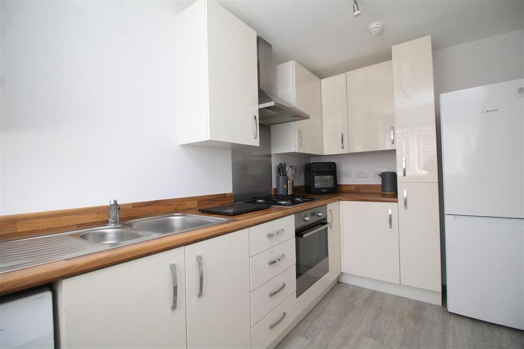 Kitchen 1 .JPG