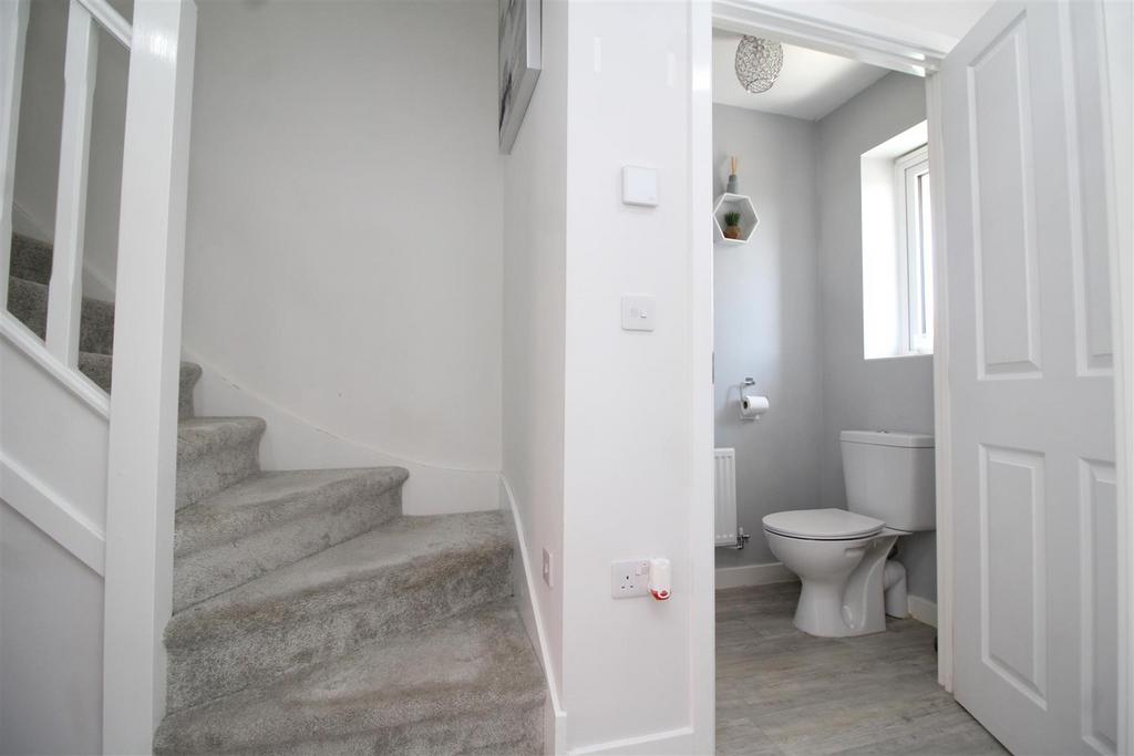 Hallway WC.JPG