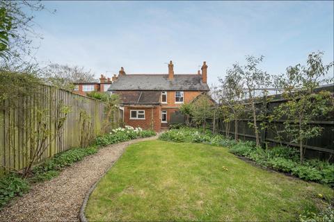 15 Oliver Road, Ascot, SL5 9DN