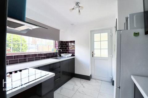 2 bedroom semi-detached bungalow for sale, Glenwood Drive, Bristol