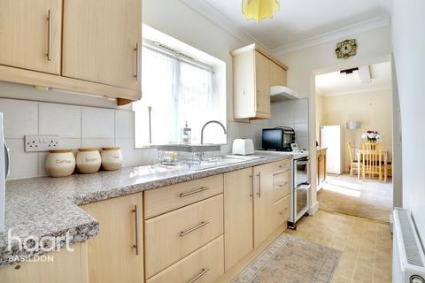 3 bedroom semi-detached house for sale, Pound Lane, Basildon