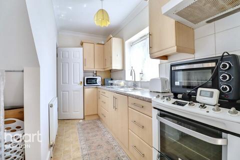 3 bedroom semi-detached house for sale, Pound Lane, Basildon