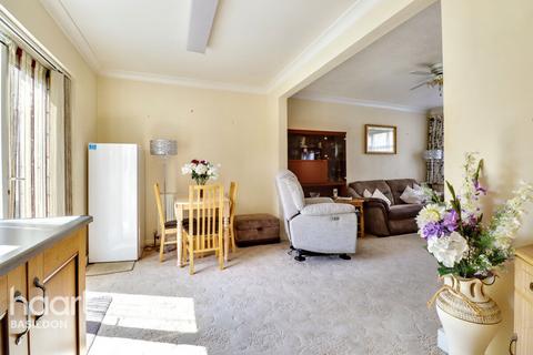 3 bedroom semi-detached house for sale, Pound Lane, Basildon