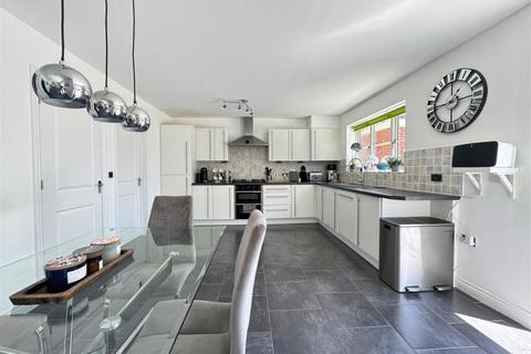 undefined, McIndoe Drive, Aylesbury HP22